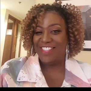 Meet your Posher, Alethea